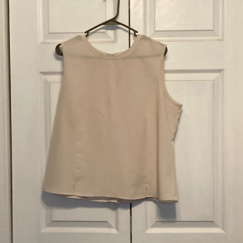 Karen Scott women’s lightweight cream colored Tank button down